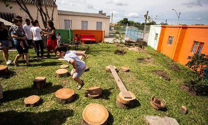 31032023---prefeita-paula-mascarenhas-realiza-visita--emei-jacema-prestes-durante-a-construo-da-praa-naturalizada-a-partir-da-escuta-das-crianas---foto-gustavo-vara_52783901849_o