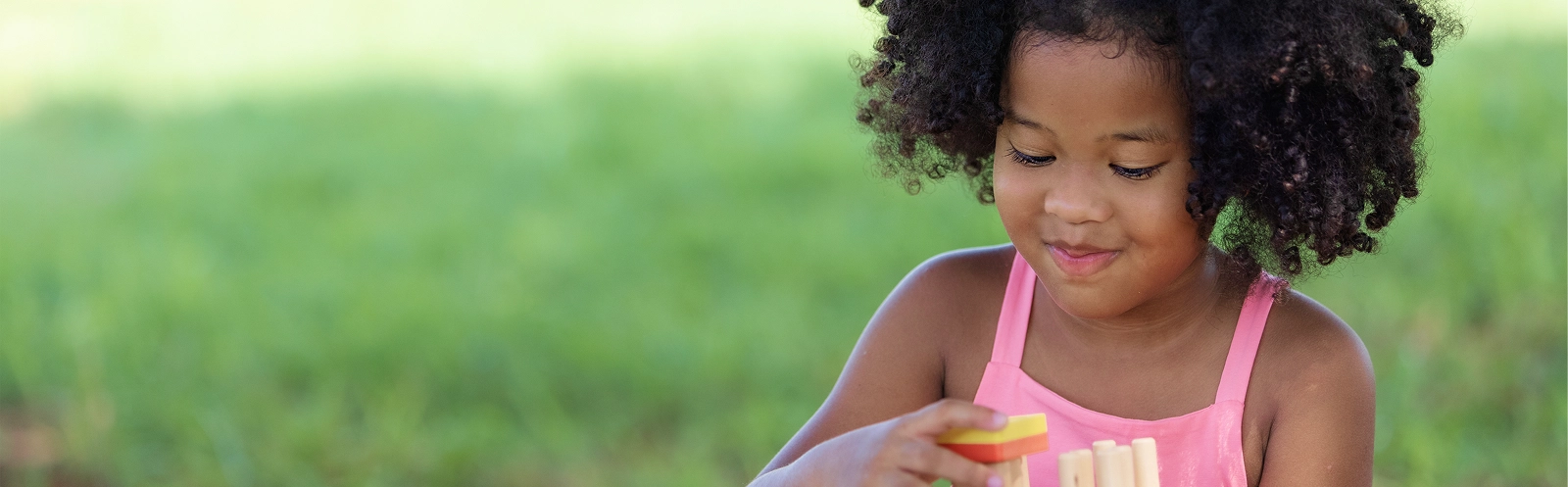 portrait-girl-holding-ice-cream